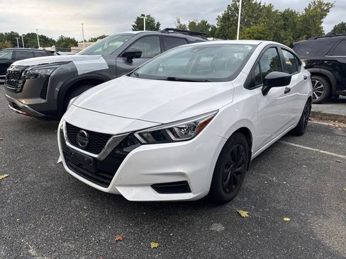 Used 2020 Nissan Versa S FWD image 1