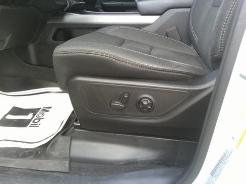 Used 2020 RAM 1500 Big Horn AWD/4WD image 18