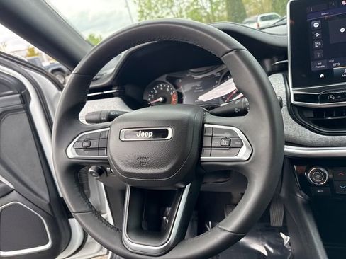 Used 2024 Jeep Compass Latitude AWD/4WD image 20