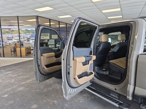 New 2026 Ford F250 Lariat image 15