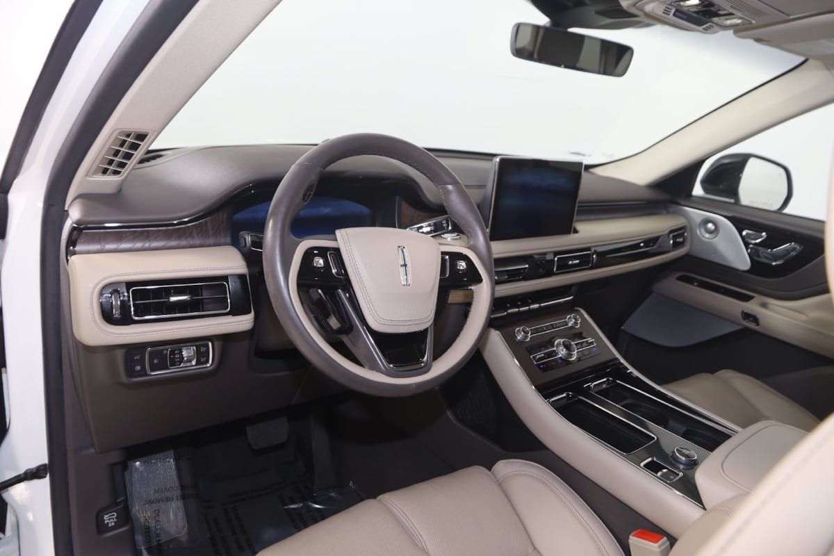 Used 2022 Lincoln Aviator Grand Touring w/ Equipment Group 301A AWD/4WD image 27