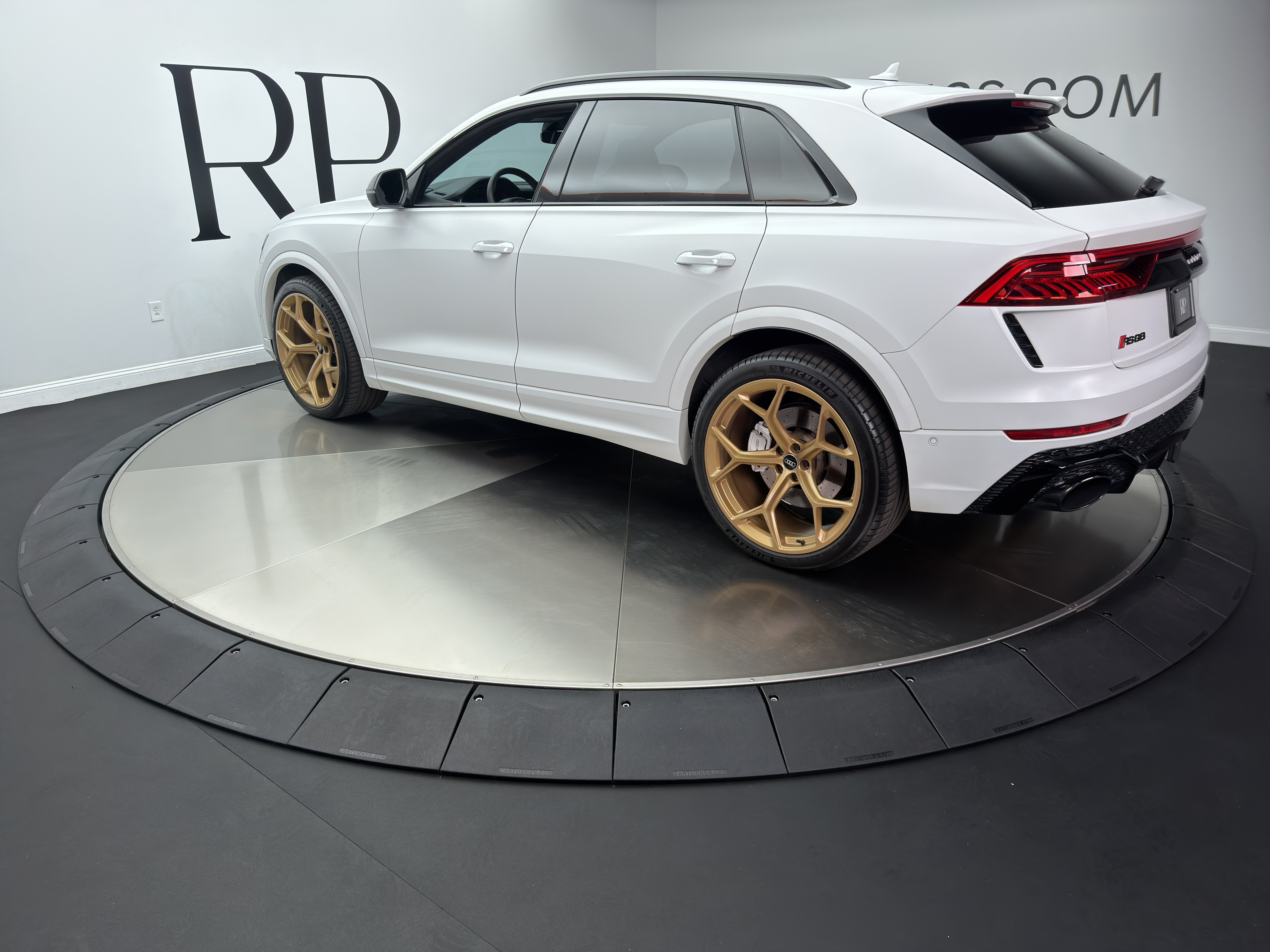 Used 2024 Audi RS Q8 AWD/4WD image 4
