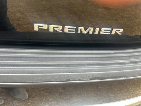 Used 2021 Chevrolet Tahoe Premier w/ Premium Package image 5