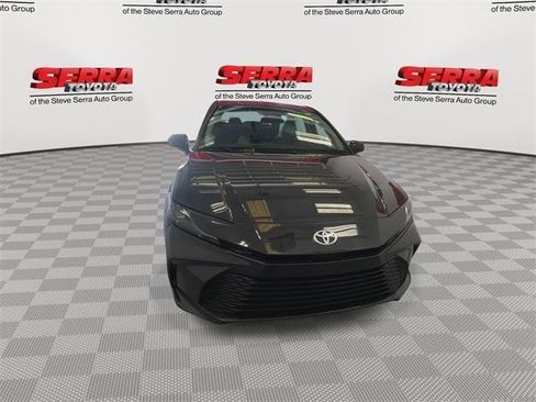 Used 2025 Toyota Camry LE image 4