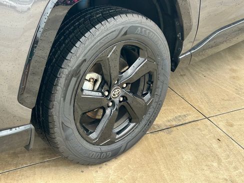 Used 2021 Toyota RAV4 XSE AWD/4WD image 9