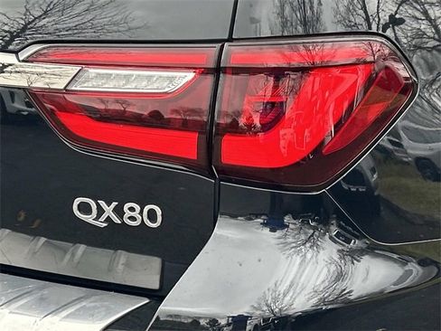 Certified 2024 INFINITI QX80 Premium Select w/ Cargo Package image 12