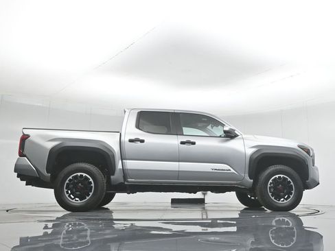 Used 2024 Toyota Tacoma TRD Off-Road image 7