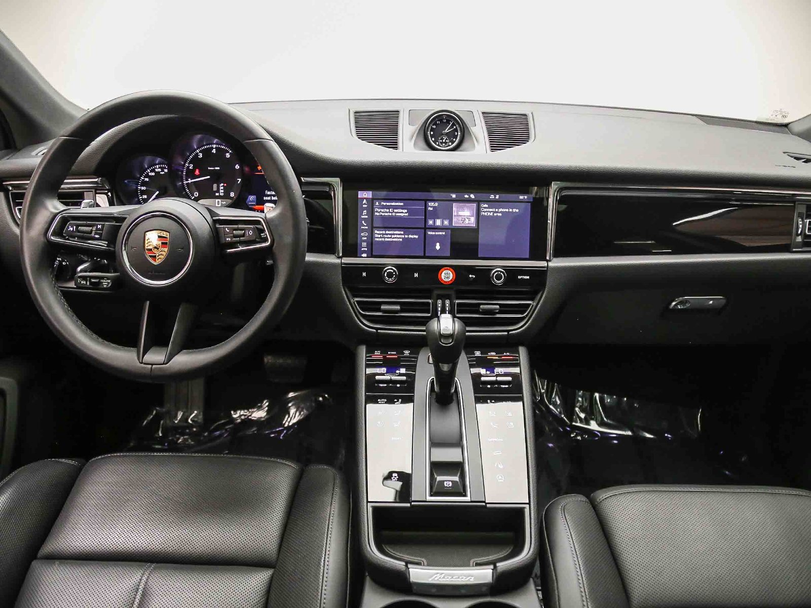 Certified 2026 Porsche Macan AWD/4WD image 15