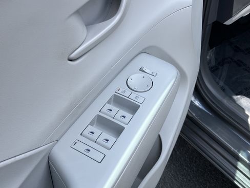 Used 2025 Hyundai Kona SEL FWD image 15