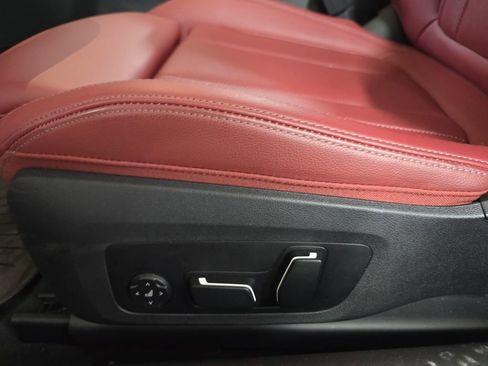 Used 2025 BMW 430i Coupe w/ M Sport Package image 28