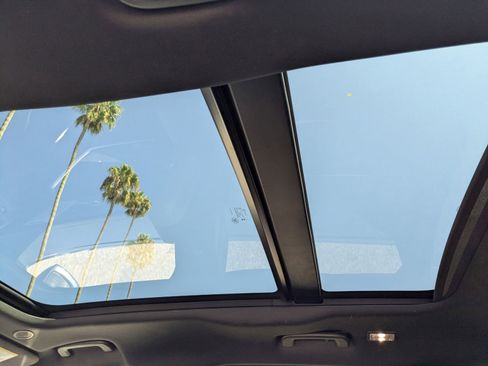 Used 2023 Jaguar F-PACE S image 19