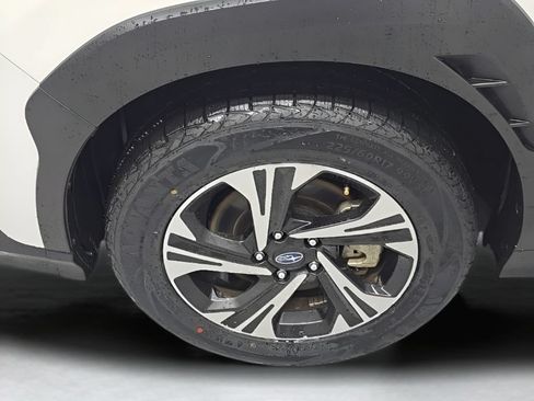 Used 2025 Subaru Crosstrek 2.5i Premium AWD/4WD image 40