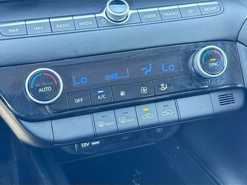 Used 2024 Hyundai Elantra SEL image 16