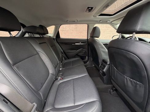 Used 2022 Kia Seltos EX image 19