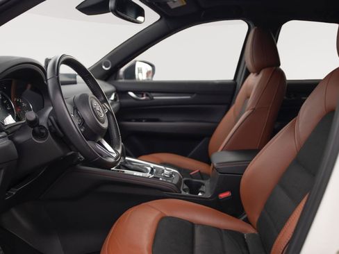 Used 2024 MAZDA CX-5 Carbon Edition image 2