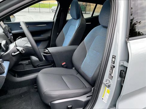 New 2026 Volvo EX30 Plus w/ Climate Package image 11