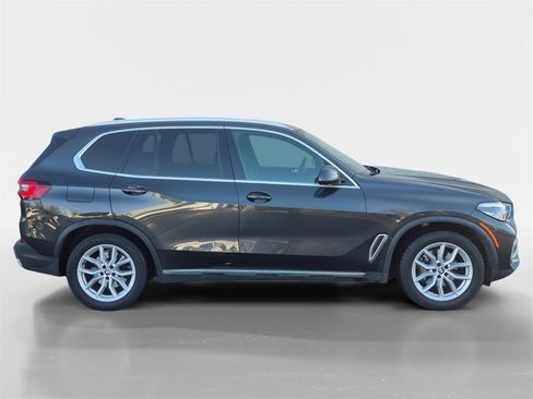 Used 2021 BMW X5 xDrive40i image 3