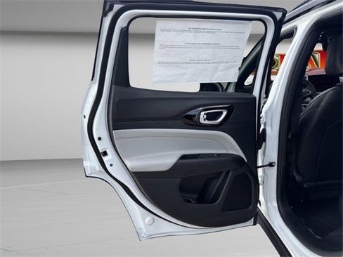 New 2026 Jeep Compass Limited image 18