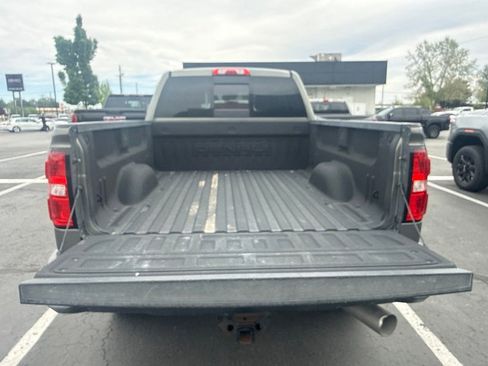 Used 2017 GMC Sierra 2500 Denali w/ Duramax Plus Package AWD/4WD image 18