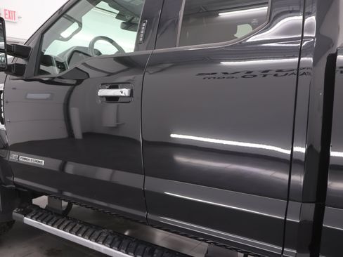 Used 2019 Ford F350 Lariat w/ Chrome Package image 31