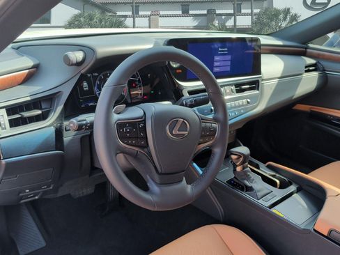 Used 2024 Lexus ES 350 w/ Premium Package FWD image 12