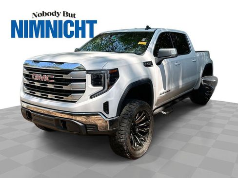 Used 2022 GMC Sierra 1500 SLE image 1