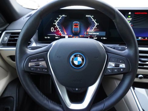 Used 2023 BMW i4 eDrive35 w/ Premium Package RWD image 17