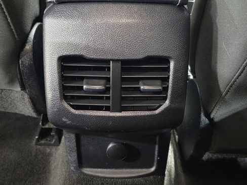 Used 2019 Ford Fusion SE image 19