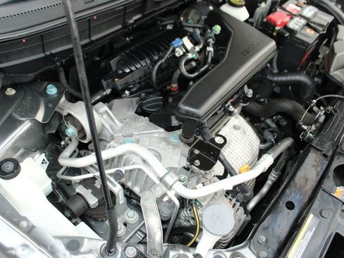 Used 2015 Nissan Rogue SV w/ SV Premium Package image 29