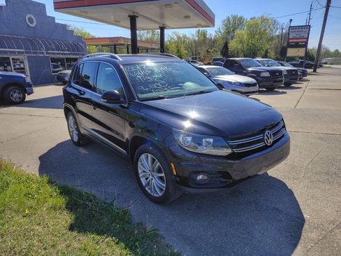 Used 2012 Volkswagen Tiguan S image 2