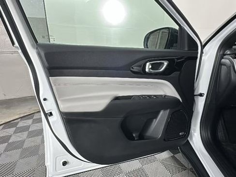 New 2026 Jeep Compass Limited w/ Sun, Sound & Navigation Group image 17