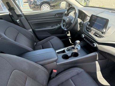 Certified 2025 Nissan Altima 2.5 S FWD image 25