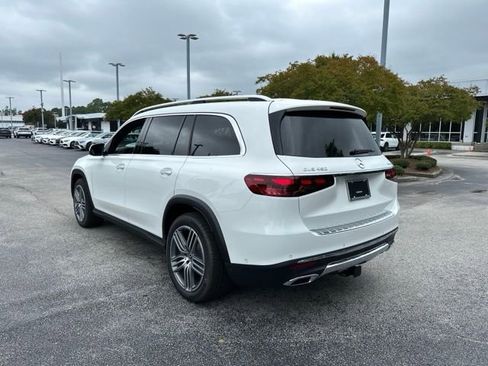 Used 2025 Mercedes-Benz GLS 450 4MATIC image 8