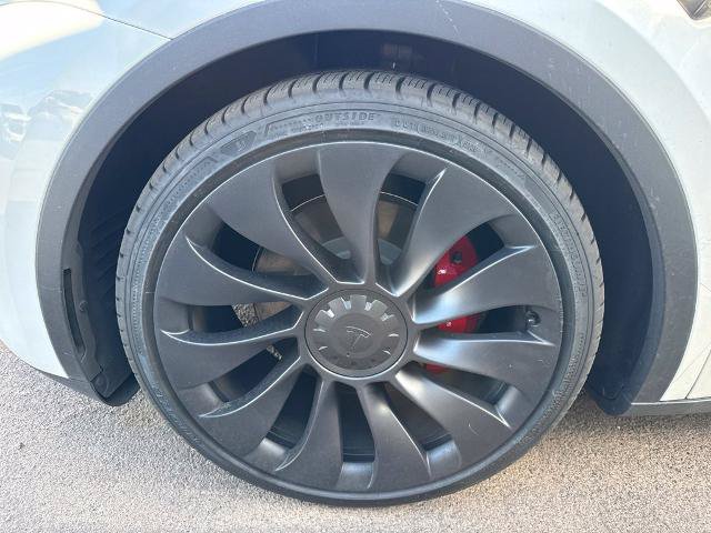Used 2024 Tesla Model Y Performance AWD/4WD image 5
