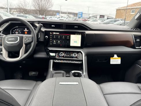 New 2026 GMC Sierra 3500 Denali w/ Denali Reserve Package image 17