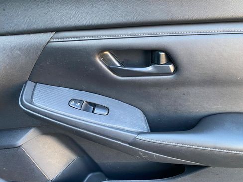 Used 2025 Nissan Sentra S FWD image 46