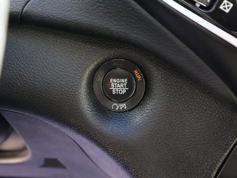 Used 2019 Jeep Cherokee Limited image 30