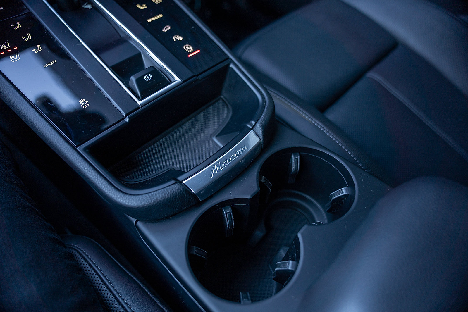 Certified 2023 Porsche Macan AWD/4WD image 14