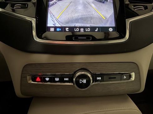 Used 2025 Volvo XC90 B6 Plus w/ Protection Package Premier image 18