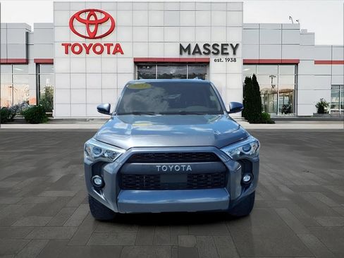 Used 2023 Toyota 4Runner SR5 Premium w/ Moonroof Package RWD image 8