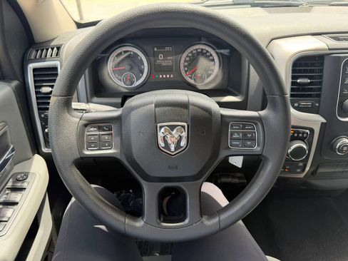Used 2019 RAM 1500 Classic SLT AWD/4WD image 19