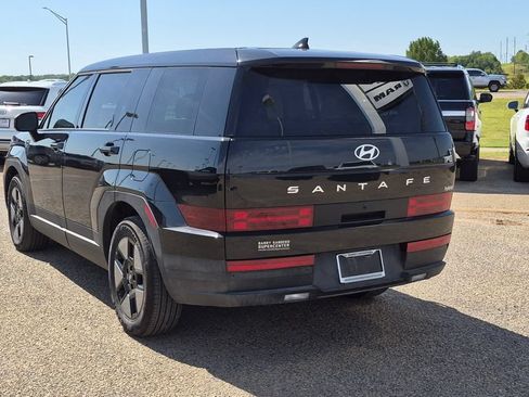 Used 2026 Hyundai Santa Fe SE FWD image 5