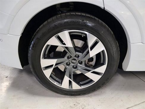 Used 2023 Audi e-tron Premium w/ Convenience Plus Package image 13