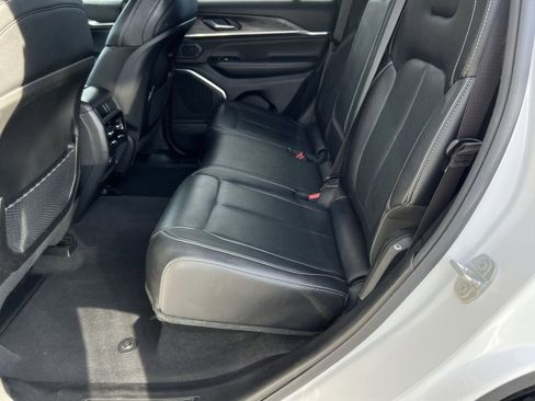 Used 2023 Jeep Grand Cherokee Overland image 26