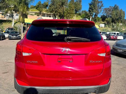Used 2011 Hyundai Tucson GLS w/ Navigation Pkg 2 FWD image 5