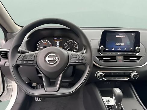 Certified 2025 Nissan Altima 2.5 S FWD image 22