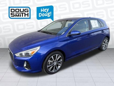 Used 2019 Hyundai Elantra GT FWD image 1