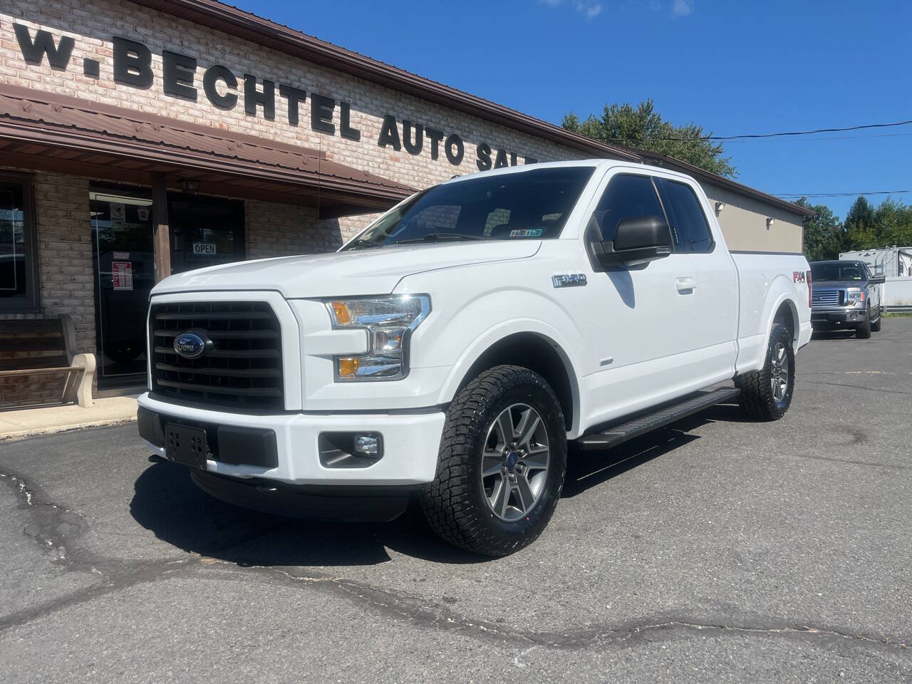 Used 2016 Ford F150 XLT w/ Equipment Group 302A Luxury AWD/4WD image 2