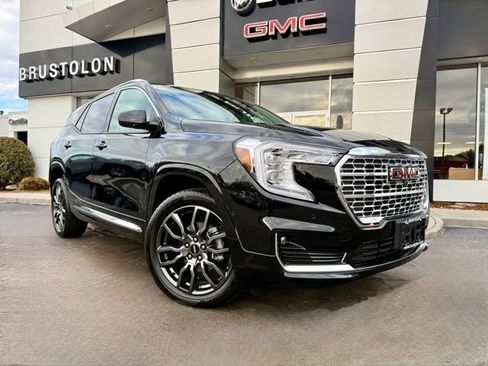 Used 2023 GMC Terrain Denali w/ Black Diamond Edition image 3