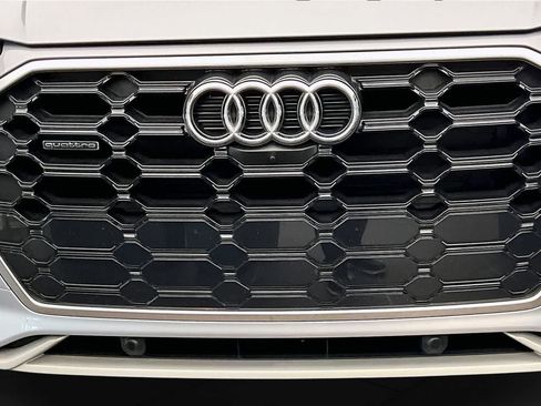 Used 2023 Audi Q5 2.0T Premium Plus w/ Premium Plus Package AWD/4WD image 32